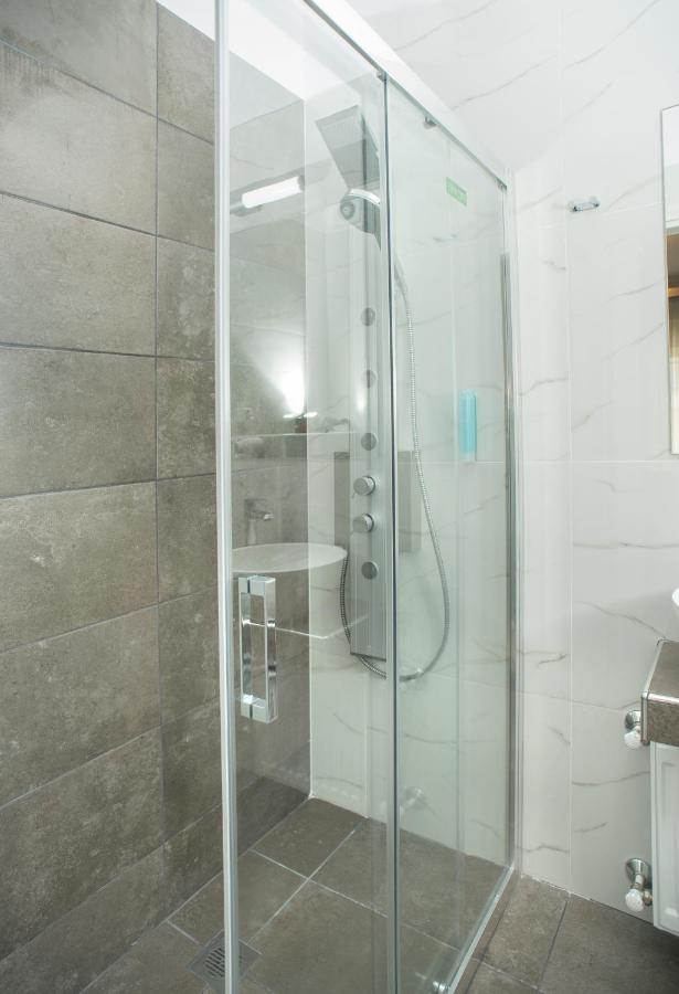 Lux Vip Apartments Peraia  Bagian luar foto